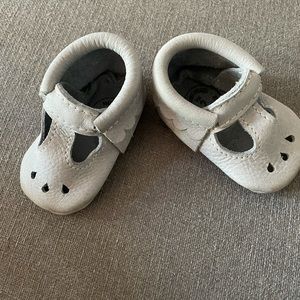 Gently used, only worn a couple times. Freshly picked size 2.